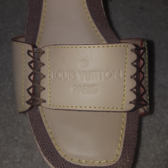 Louis Vuitton sandles - Picture 2 of 5